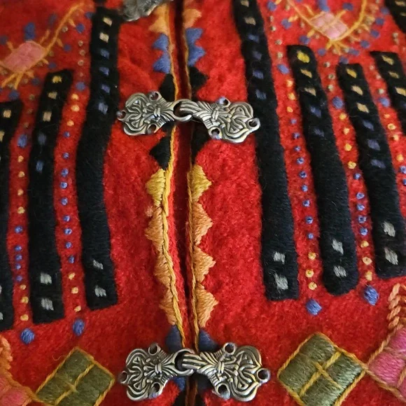 *Vrikke Norwegian Design Irene Haugland Zahl Sweater Red Wool Cardigan - Picture 5 of 5